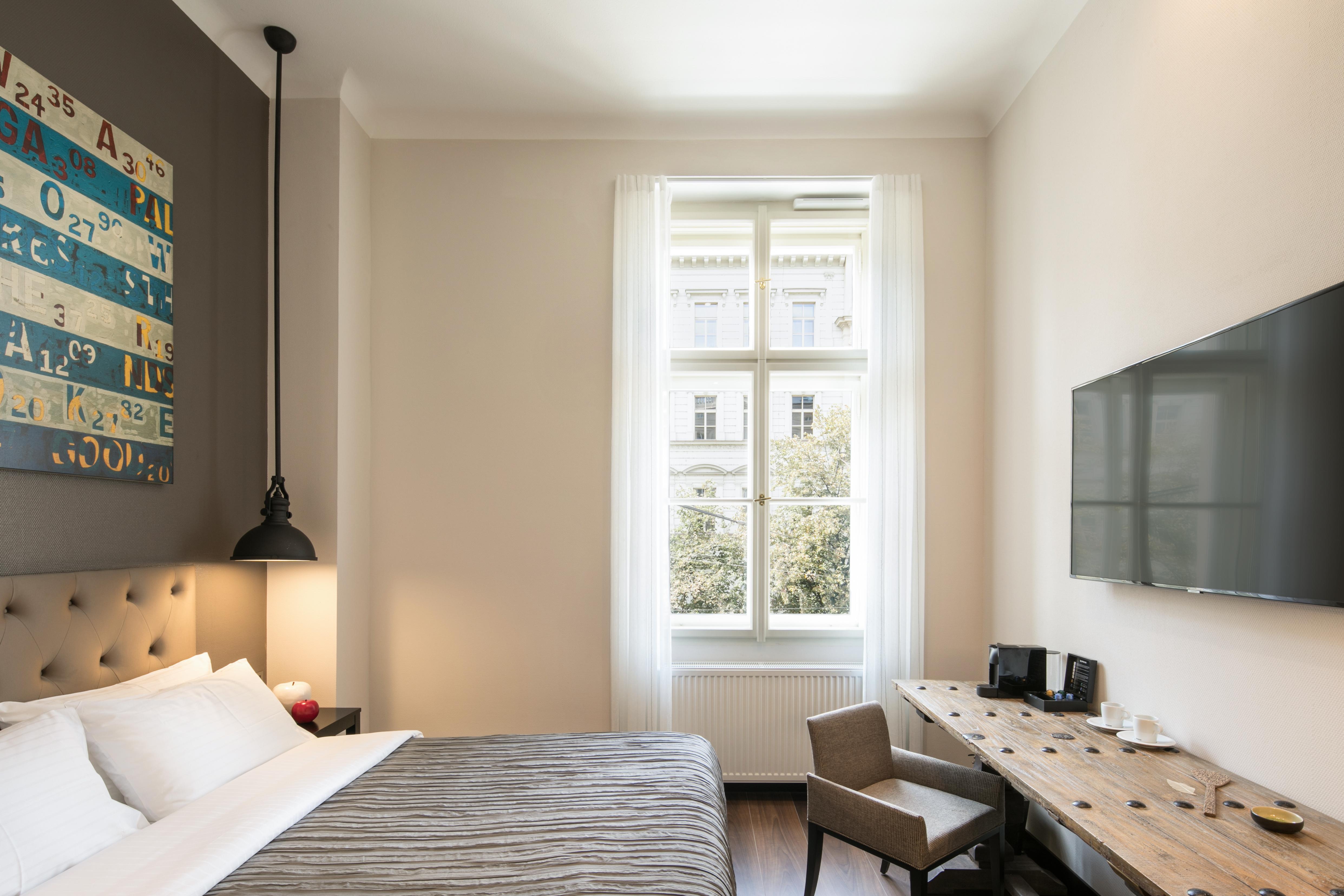 Otel Quentin 4*