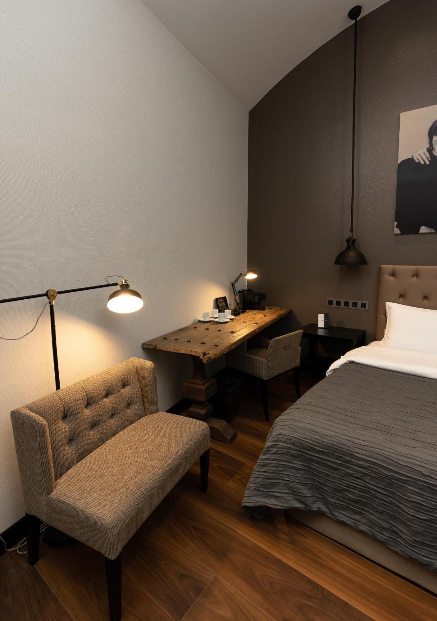 Otel Quentin
